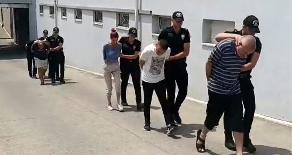 adanadaki torbaci operasyonunda 8 kisi tutuklandi YnGgjQMr