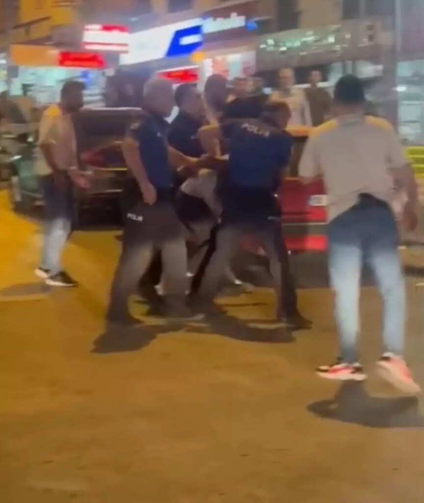 ambulansa saldiri supheliler gozaltinda JKxWpjOH