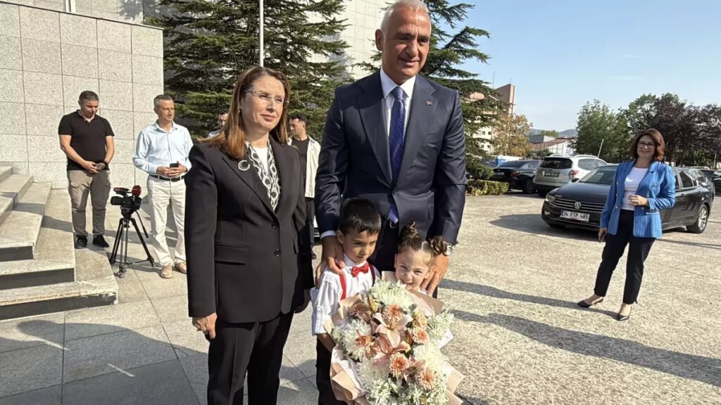 bakan ersoy bartinda vali arslani ziyaret etti 3PIzVCCf