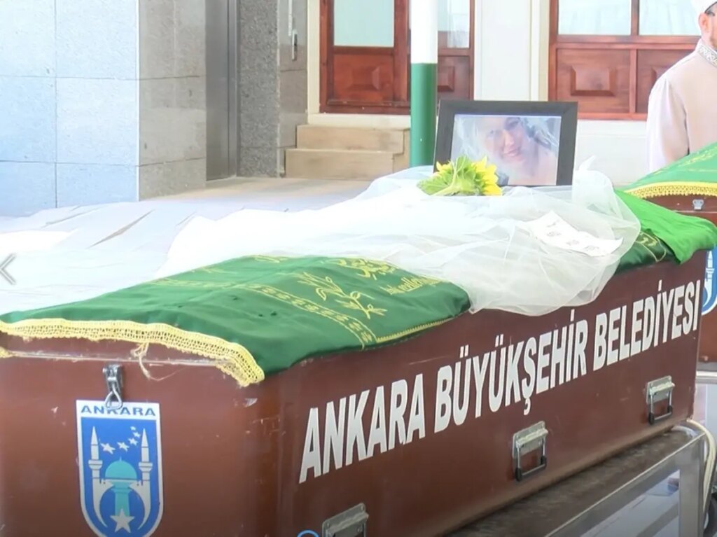 karsu aygun yastikla boguldu cenazesi ugurlandi JVMHXOS2