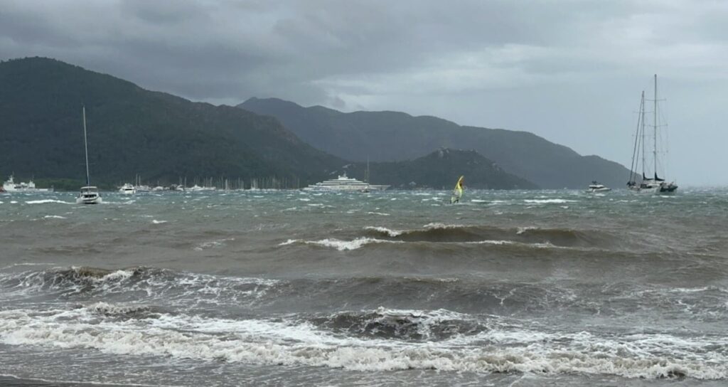 meteorolojiden o illere kuvvetli ruzgar ve firtina uyarisi vghVHUCp