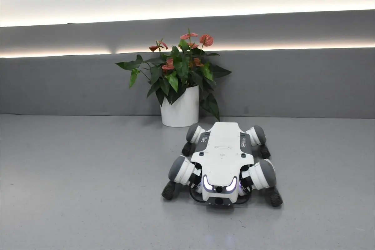 cinin teknoloji savasi tencent ve deep robotics bIzBfB6I