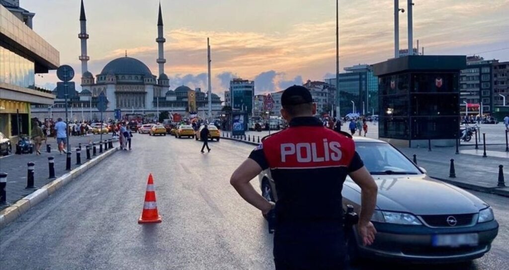 huzur istanbul uygulamasinda 621 kisi gozaltina alindi U1vjIhl7