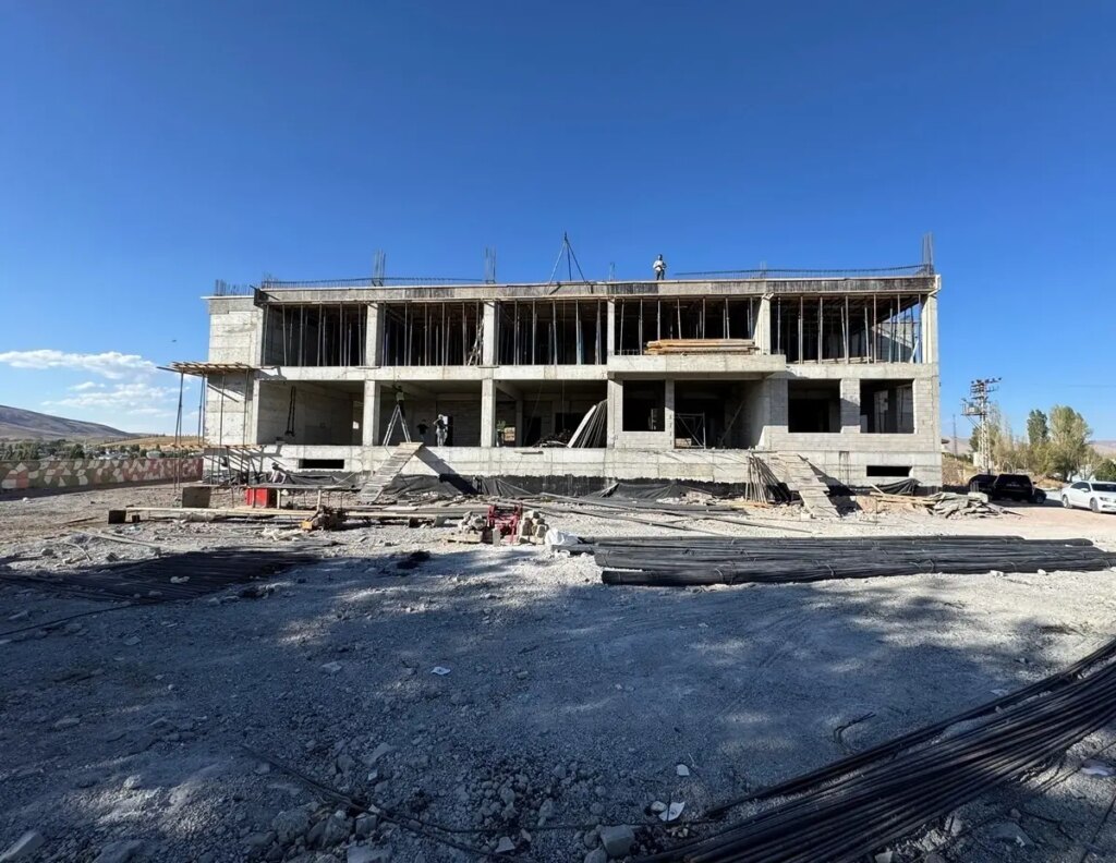 kaymakam bakandan okul incelemesi PMqYhjcw