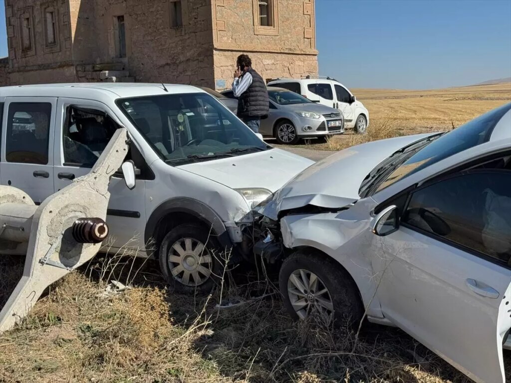 aksarayda carpisma 1 yarali hsBfklyM.jpg