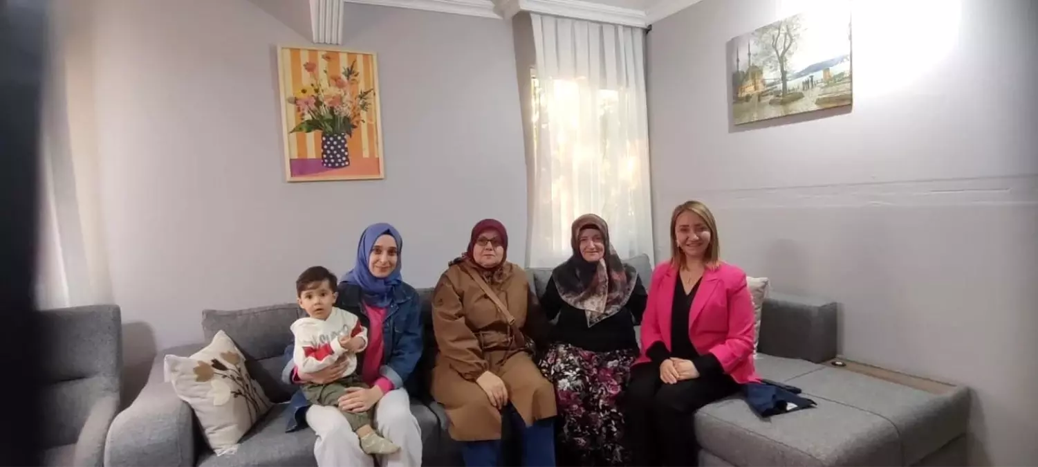 baskan tekin muhtarlar gununde kadin muhtarlari ziyaret etti nICE4rIn.jpg