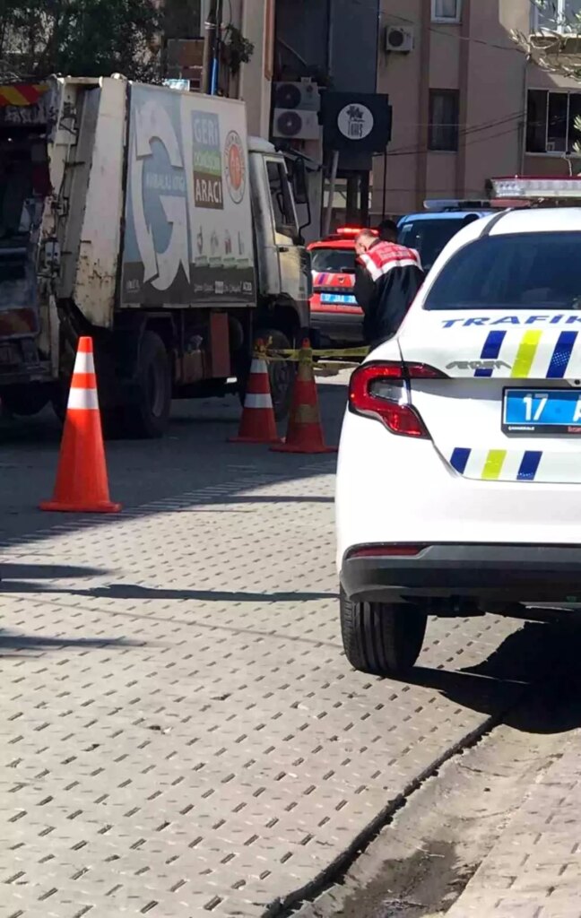 canakkalede yasli adam kamyonun carpmasi sonucu hayatini kaybetti gSc9Qy1C