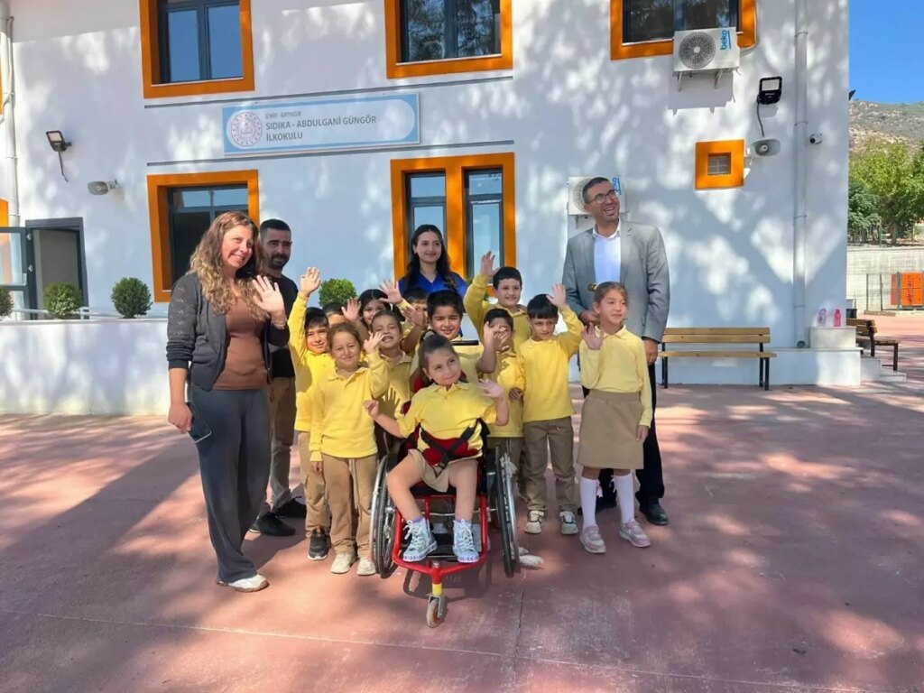 defne isikdere gen tedavisi ile sagligina kavusarak okula basladi cHziJPaM