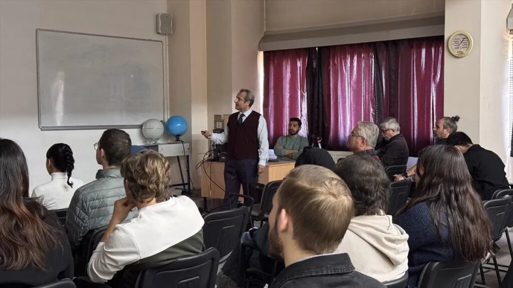 erciyes universitesinde kozmik turler semineri MwzBha4i.jpg