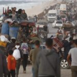 gazzede ateskes anlasmasi ile ilk yardim tirlari girmeye basladi ml18Zbvp.jpg