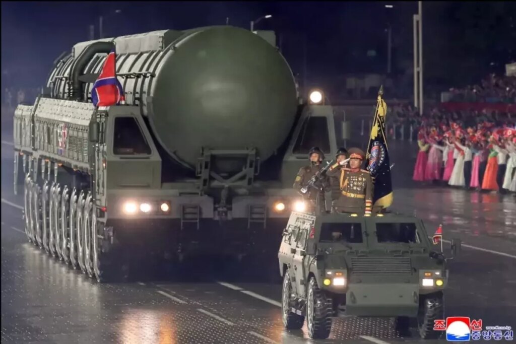 kim jong un tarihin en guclu nukleer silahini tanitti 9eukZNXU