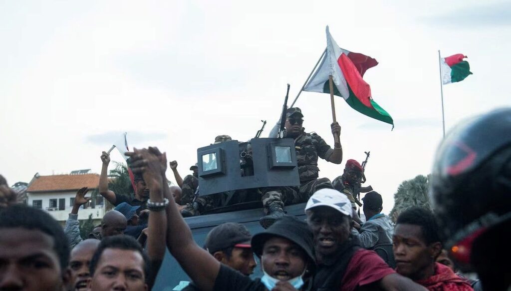 madagaskarda ordu bolundu cumhurbaskanina karsi darbe girisimi iddiasi 3uuIAQjm.jpg