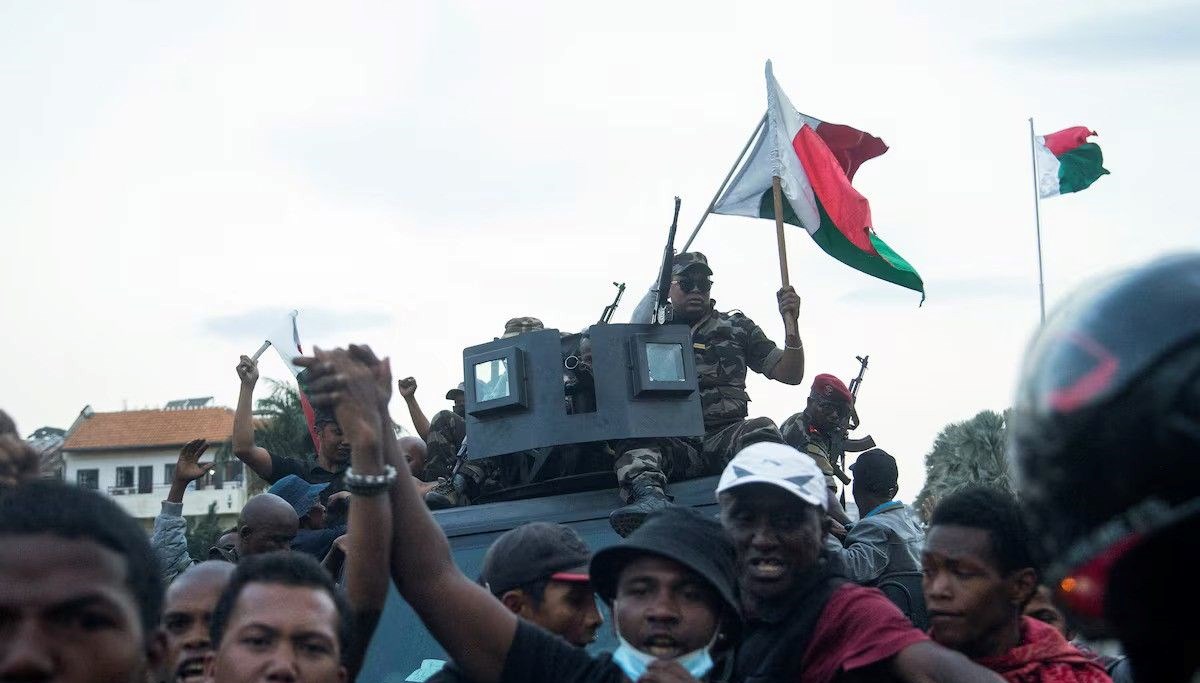 madagaskarda ordu bolundu cumhurbaskanina karsi darbe girisimi iddiasi 3uuIAQjm.jpg