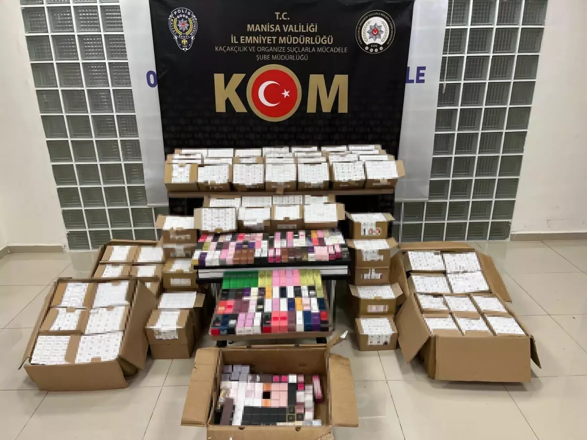 manisada gumruk kacagi parfum ele gecirildi gm1E2qz6.jpg