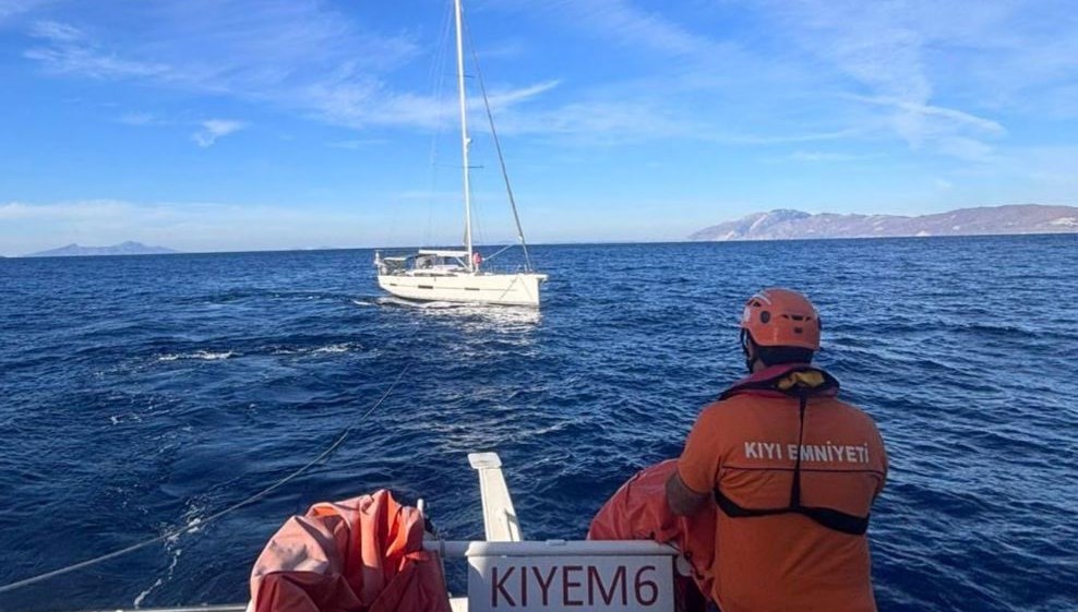 muglada suruklenen teknedekiiki kisi kurtarildi CqCWgH1M.jpg