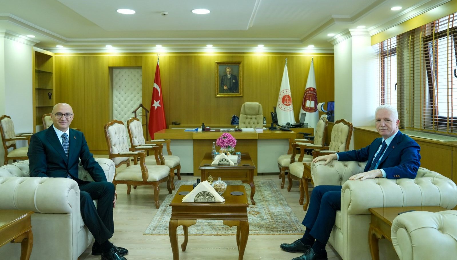 vali gulden yeni bassavciya ziyaret qcYRqVMF.jpg