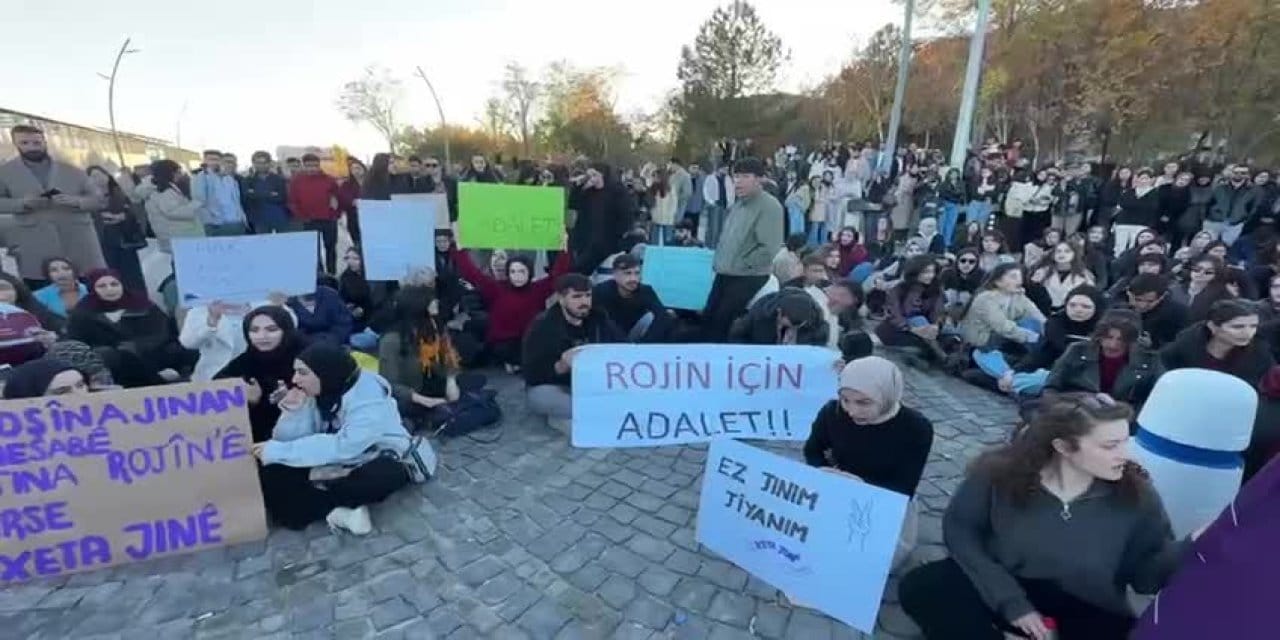 vanda ogrencilerin rojin eylemine mudahale d86Hk2ZO.jpg