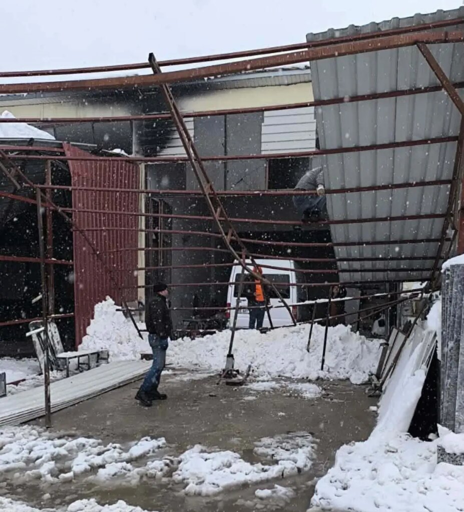 Nurdağı’nda Kar Yağışı Sonrası Çatılar Çöktü